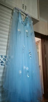 老公说这件好看,就买了,收到效果确实不错,很仙儿,纱特别软一点也不扎,衣服是浅蓝色很漂亮,照片是用软件滤镜了!就是家里地方不大,拍照很有限,但自己喜欢就好了!妈妈说反正是自己的衣服想怎么拍就怎么拍,这次拍不好过阵子还能拍,哈哈哈 老公说这件好看,就买了,收到效果确实不错,很仙儿,纱特别软一点也不扎,衣服是浅蓝色很漂亮,照片是用软件滤镜了!就是家里地方不大,拍照很有限,但自己喜欢就好了!妈妈说反正是自己的衣服想怎么拍就怎么拍,这次拍不好过阵子还能拍,哈哈哈