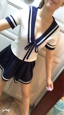 宝贝很好，很显瘦减龄，质量棒棒哒衣服和图片的没有差别，男朋友都夸说我穿着好看，哈哈，开心～好评