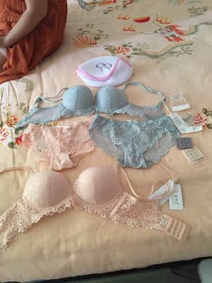 内衣质量很好还买一送一价格优惠我都介绍我的好几个朋友买了都说不错以后还会买
