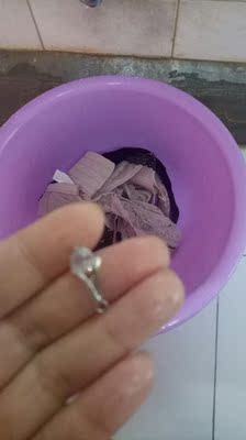 差劲还没有穿那，刚洗了一下，上面东西就掉了，失望