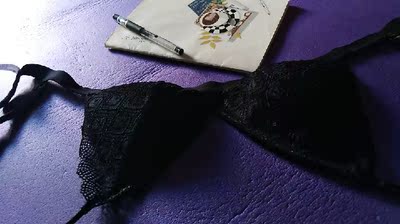 真的满足了小胸胸的需要，穿上去很舒服，没有有钢圈的，有厚海绵的负担，款式也是很潮