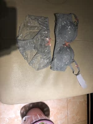 白色是才邮的，蓝色是前几天邮的穿了感觉挺不错，就再邮了一个白色