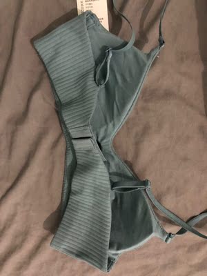 第一次穿这种内衣，没有骨架的，很薄很舒服亲肤，没有勒的感觉，喜欢，以后就朝着这个方向买了，上身图有碍雅观就不发了