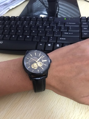 体验白领戴罗宾尼手表怎么样，是哪里产的品牌？上档次吗？