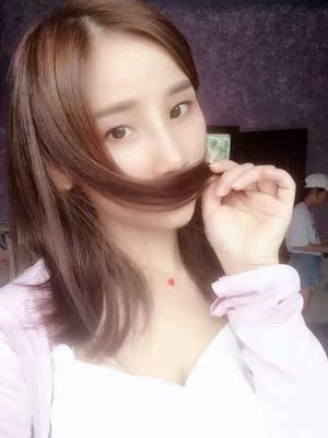 收到男朋友送的礼物跟惊讶,被称为日本蒂芙尼的AHKAH小红心项链链身18k黄金细而精致,超级赞! 收到男朋友送的礼物跟惊讶,被称为日本蒂芙尼的AHKAH小红心项链链身18k黄金细而精致,超级赞!