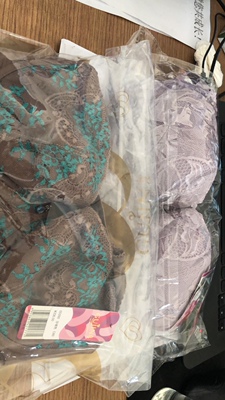 没有色差，质量还可以，还有穿，希望包装以后上面不要显示是内衣就更好了。