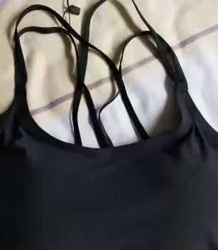 内衣很好，又轻又薄穿着很舒服，夏天穿漏背也不怕，穿什么衣服都好看，很喜欢