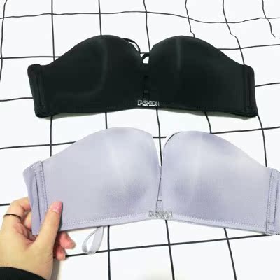 一款无钢圈很聚拢的内衣，穿着很舒服，没有钢圈勒的感觉，很小女生的一款，大胸小胸都能hold住，所以女神们不用担心会空杯的状况，穿上聚拢情很好哦，穿露肩的衣服很合适的，以后内衣就选这家了 没让我失望～会推荐的哦