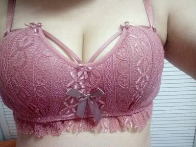 很不错哦，这个颜色好喜欢，聚拢效果超级棒，没有束缚感，原以为细带子会勒的，谁知道竟没有👍