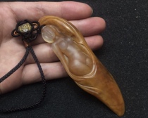 (Summer Solstice) Naked woman put a beautiful hand play piece abstract carving art master carving Yunnan Huanglong Jade with certificate