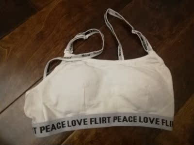 孩子说合适，喜欢，还有透明的带子一付！