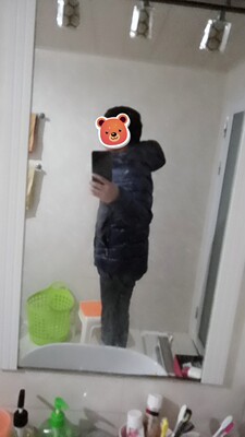 衣服很不错，保暖性好，不显臃肿，版型好，做工用料都不错，有好价可以再来一件。