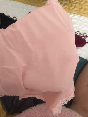 哇哦 好喜欢 颜色很正 没有差别 料子很舒服 性感 红色留着过年穿 走鸿运 卖家服务不错 哇哦 好喜欢 颜色很正 没有差别 料子很舒服 性感 红色留着过年穿 走鸿运 卖家服务不错