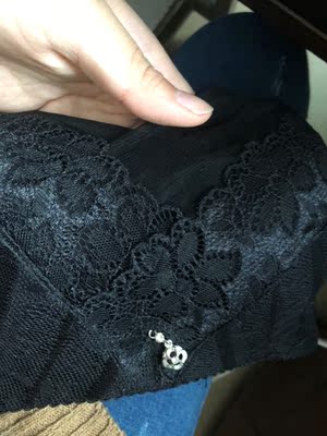 摸着很舒服，很喜欢这种面料，已经推荐给了朋友，下次再来买