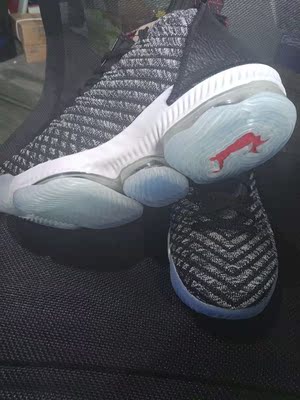 不错，穿着很舒服，这天气穿着暖和，很满意的，看看穿久会不会开胶，质量好的话后期会关注店铺。。。