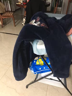 可以的反正这家的东西还是蛮喜欢的,虽然显胖但是款式和刺绣都喜欢的 可以的反正这家的东西还是蛮喜欢的,虽然显胖但是款式和刺绣都喜欢的