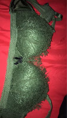 这款内衣挺聚拢的，小胸美眉的福音，哈哈，穿着舒服，不会勒着难受，质量也挺好，价格合理，好评