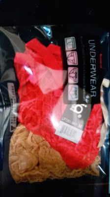 物流送到客人收妥，內内穿上性感！包装很精美！