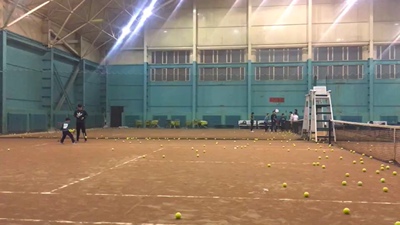 人和人都是相互的: 你尊重别人,别人才会尊重你; 你善待别人,别人才会善待你。 你给人笑容,别人才对你热情; 你把人刁难,别人才对你疏远。 尺有多短,寸有所长; 金无足赤,人无完人。 谁都有自己的标准, 一件事对你来说轻而易举; 对别人可能难于登天, 所以不要随意指责别人。 人和人都是相互的: 你尊重别人,别人才会尊重你; 你善待别人,别人才会善待你。 你给人笑容,别人才对你热情; 你把人刁难,别人才对你疏远。 尺有多短,寸有所长; 金无足赤,人无完人。 谁都有自己的标准, 一件事对你来说轻而易举; 对别人可能难于登天, 所以不要随意指责别人。