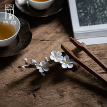 Know the elegant play handmade plum blossom 18 boutique tea pet ornaments hand-pinched ceramic plum tea resting incense insert base