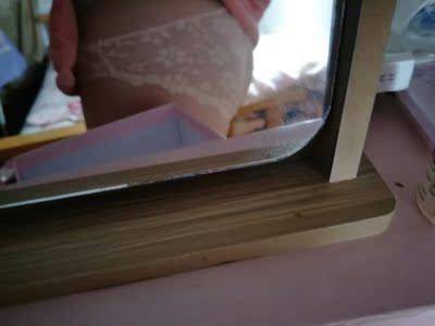 很好看，朋友说要买，缺点就是我买的最小的，内裤有点紧，低腰，就是很性感的，哈哈，还会回购店铺其他款的。