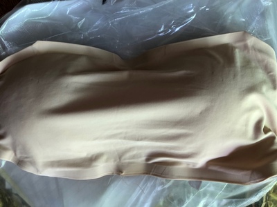 文胸拿在手上冰冰凉凉的 很舒服 质量超级好 价格还优惠 大爱 好评 喜欢的小仙女们可以放心的下单了 文胸拿在手上冰冰凉凉的 很舒服 质量超级好 价格还优惠 大爱 好评 喜欢的小仙女们可以放心的下单了