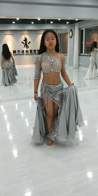 还可以吧，做工比较粗糙。样式很漂亮。