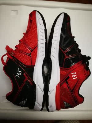 穿了一下，感觉还不错。鞋有些多，珍藏起来慢慢穿。华为相机颜色有些假，实际并没有什么红。