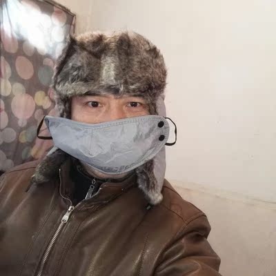 物流神速，帽子很好看！戴上特别暖和！这下不用怕严冬了！好评满五分送上！希望店家越做越好！