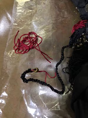 流苏珠子，掉了一地