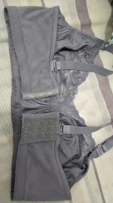 收到货，上身一试，简直是无可挑剔，真的太舒服了，很薄就是我一直想要买的内衣，真的是适合大胸美女，准备再复购。