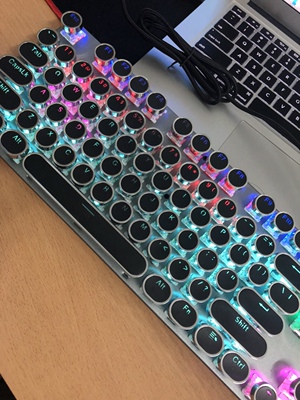 揭秘游戏牛人分析cherry樱桃机械键盘怎么样？质量和手感好吗？