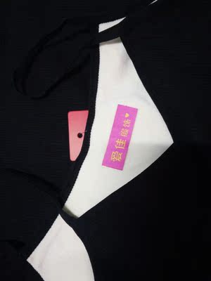 已经在穿了呢，内里的绒绒超级舒服，喜欢系吊带，小v领子~