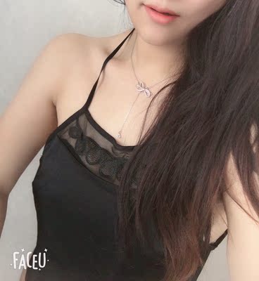 睡衣款式时尚。黑色显瘦超级性感。料子柔软亲肤。做工也很精细。穿上以后性感十足,很有女人味。诱惑力杠杠的。喜欢。 睡衣款式时尚。黑色显瘦超级性感。料子柔软亲肤。做工也很精细。穿上以后性感十足,很有女人味。诱惑力杠杠的。喜欢。