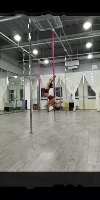 买来钢管舞用的，我美么哈哈，