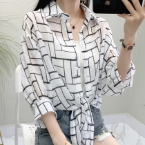 Summer new Joker small shawl female student Korean version of loose square chiffon shirt with suspender sunscreen female