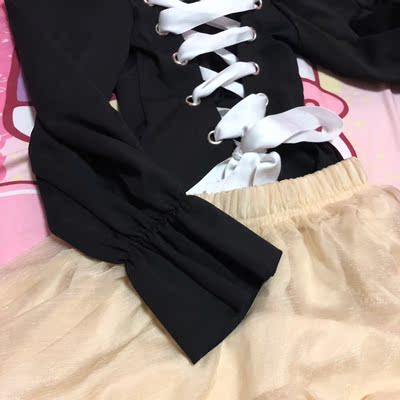 面料好棒 意外。发货很快。 马上试了，很适合，贴身。 搭配金纱公主裙，满满复古风。 建议无脑入，三色都可以。