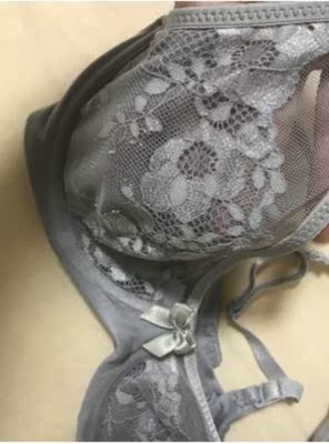 包装的很好，然后我是第二次过来买的，买到之后，试了一下，确实包裹性也是比较好的，然后尺码也很准，里面的包装也是很完整的，材质摸上去蛮舒服的，春天穿也可以天再热一点的话也穿没有问题，比较舒服