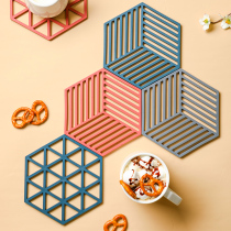 Creative Heat Insulation Mat HOME WATER GLASS MAT GEOMETRIC HOLLOWED-OUT KITCHEN TABLE MAT ANTI-BURN BOWL MAT PAN MAT DISH CUSHION HEAT RESISTANT PAD
