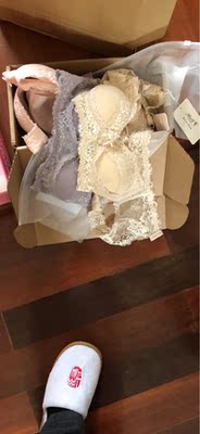 这5个一起拍下的，质地很好，已是第二次下单了，店家诚信，还另送一个作赠品。非常满意啦！