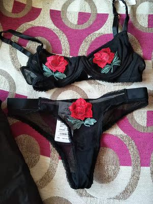 很不错，挺性感，胸大的穿好看，质量不错，还会回购的！生意兴隆