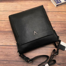 Mens genuine leather single shoulder Baotou layer Bull Leather Skew Satchel Vertical hanging bag Leisure backpack full leather damp bag 2020 new