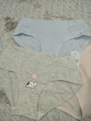 质量不错，面料细腻柔软，弹性好，穿上很舒服，没有异味，价格实惠，非常喜欢满意。