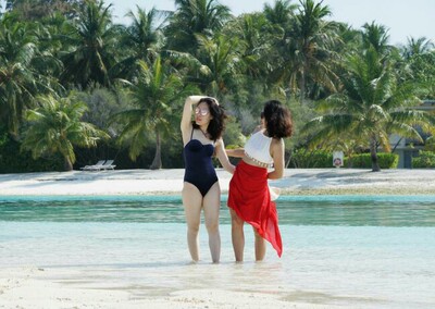 三套泳衣非常的好，就是没注意颜色单一了。