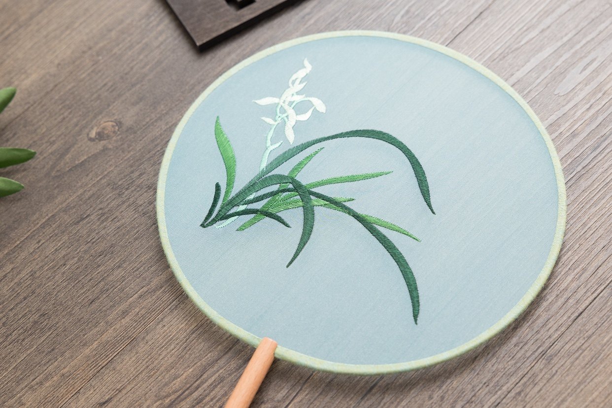 实拍003刺绣复古文艺团扇汉服配饰黄花兰花舞蹈扇