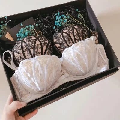 很喜欢 简直大爱❤️ 卖家也很好 细心提示此款偏小 换了大一款 收到以后 果然特别合适 喜欢喜欢 以后就在你家买啦