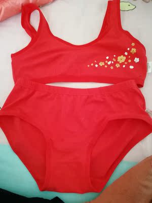 质量很好，孩子穿上正合适，还没下水，莫代尔料子的，12岁，百命年。