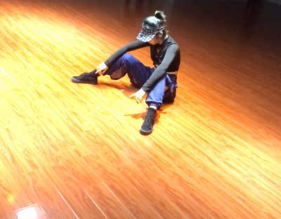 可以扣上也可以拆开，很性感的一款裤子，就是就有图，有图再来追评吧，嘻嘻