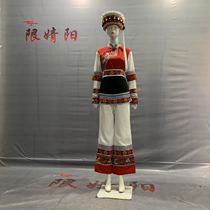 White Ethnic Minority Apparel Womens Yunnan Dali Flowers Costume Embroidered Adult Female Dance for Costume Show Costume