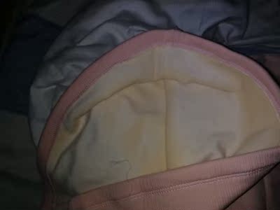 衣服收到了，确实挺不错的，里面有超级厚的超级厚的绒绒   如果加绒的穿起来超级暖和。